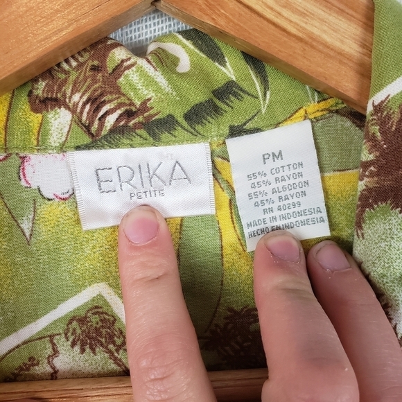 Vintage Boxy Fit Hawaiian‎ Print Button Down Shirt Size Medium Petite - Picture 7 of 8